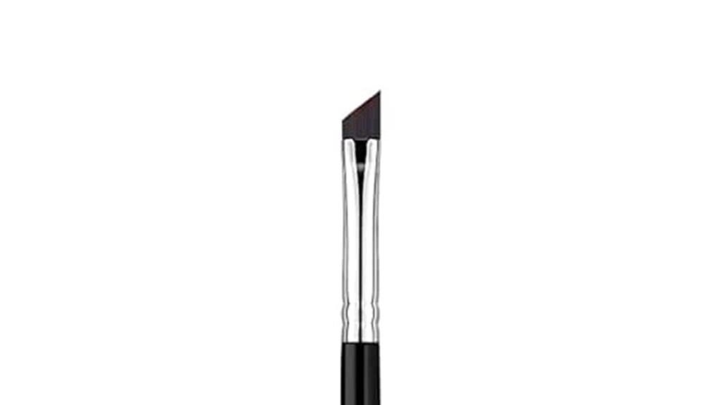 fine angled eyeliner brush
