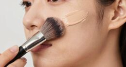 smoothly build makeup layers